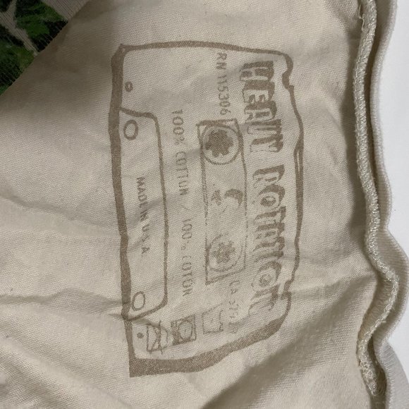 Heavy Rotation V-Neck - Picture 2 of 2